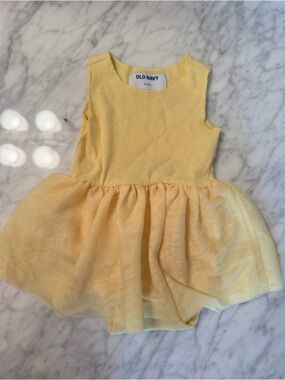 Old Navy Baby Butter Yellow Tulle Dress 6-12M Ribbed Bodice Spring
